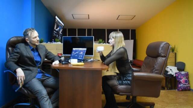 Любовница ебется в офисе с чужим мужем