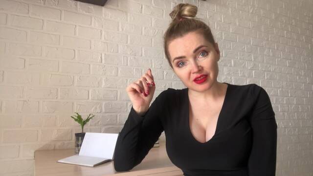 Русская училка заставляет тебя отлизывать ей киску во время репетиторского занятия