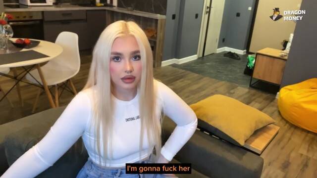 Засадил жопастой блондинке с широкой писькой