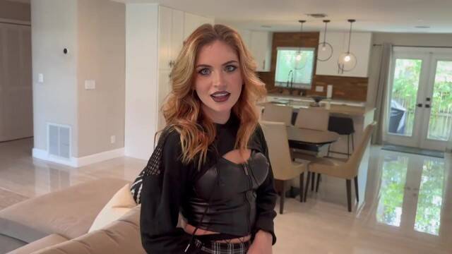 Жена вызвала сантехника и потрахалась раком в колготках